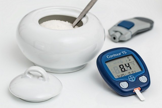 image showing glucometer and sugar