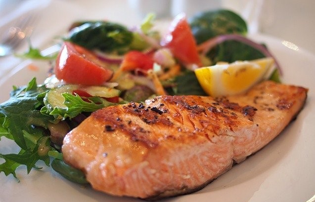 image showing salmon which is good for lowering cholesterol level