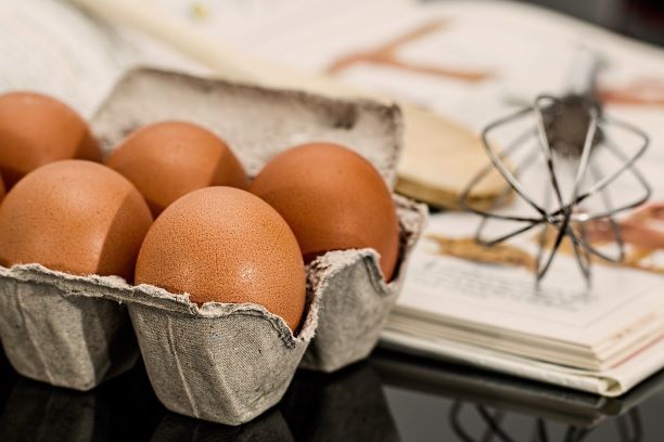 image showing brown eggs 